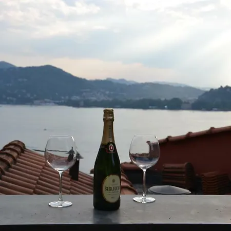 In Front Of Lake Como * בלביו